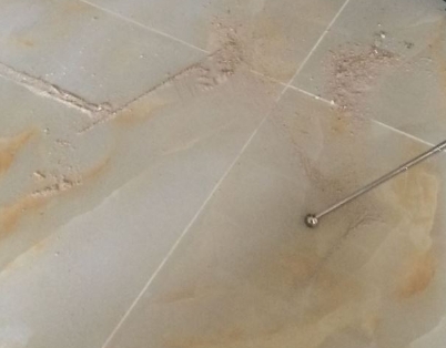 永登瓷砖空鼓维修公司分享粘合剂选择不当在瓷砖铺贴过程中可能导致以下问题